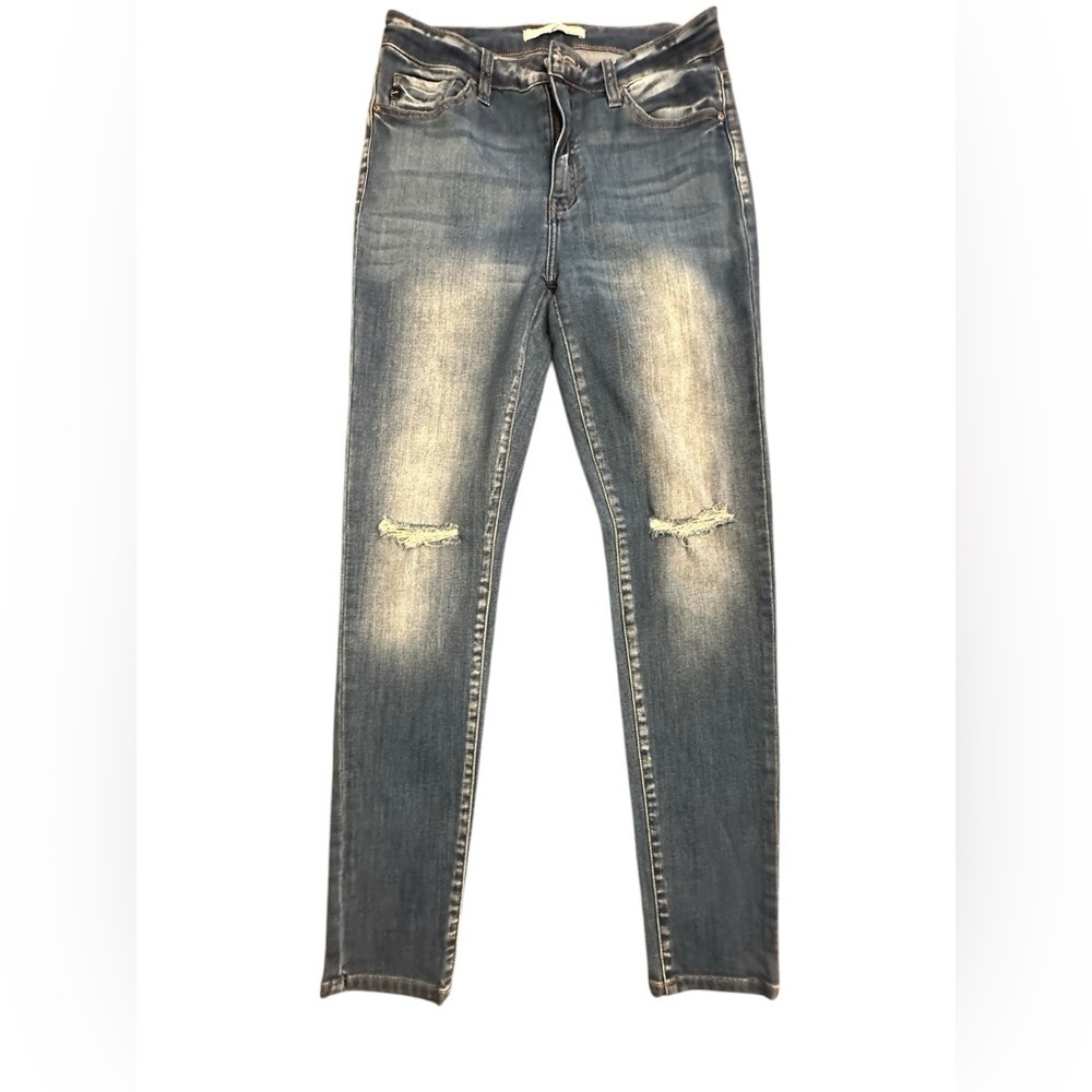 EUC- KanCan Slightly Distressed Skinny Jeans
